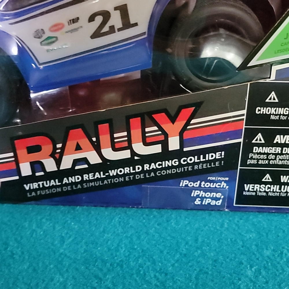 NWT iOS Smartphone controlled Rally Car - Picture 7 of 12